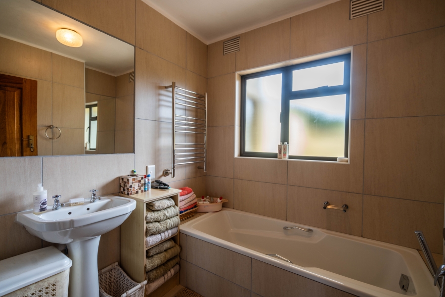 7 Bedroom Property for Sale in West Beach Eastern Cape